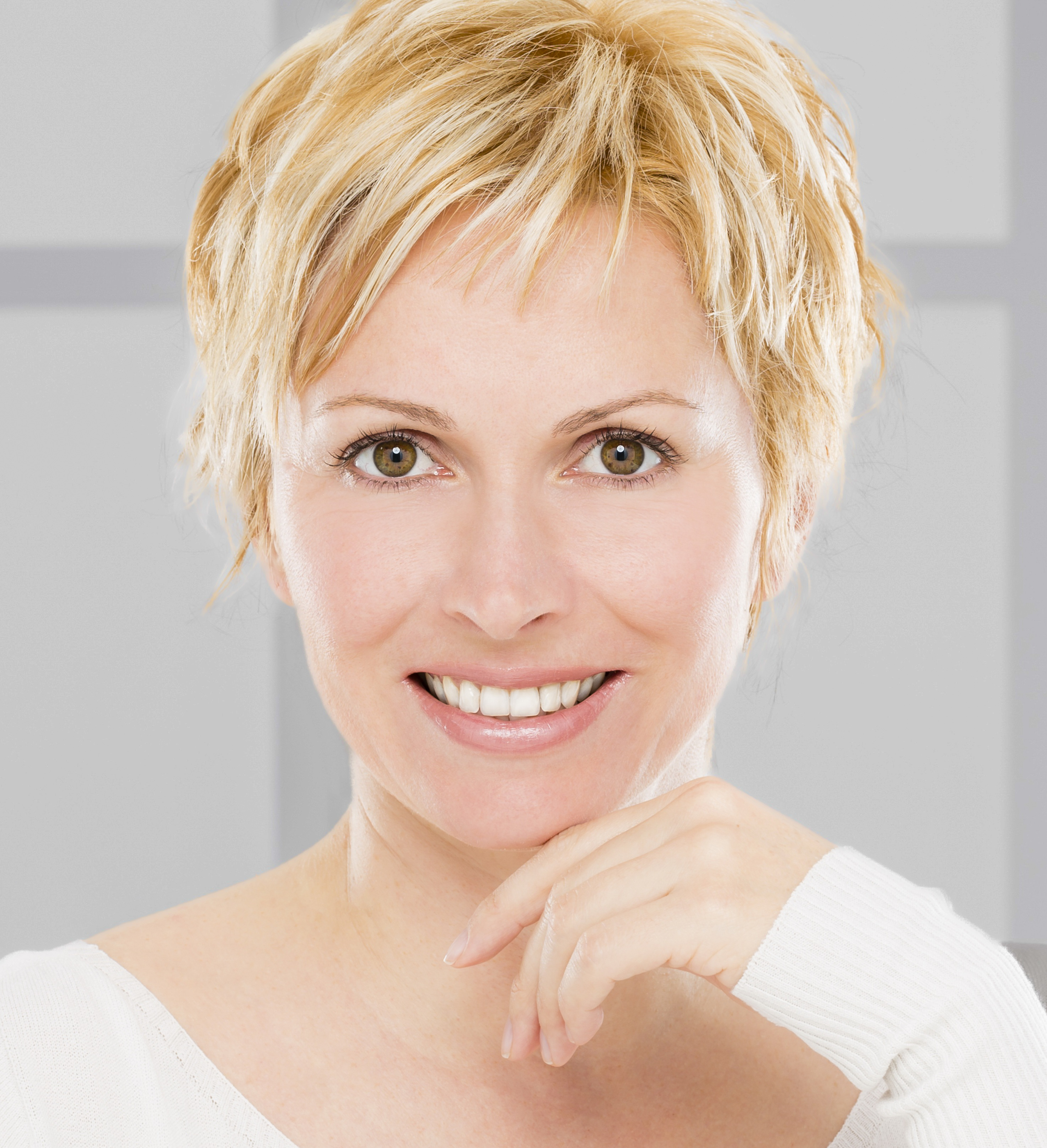 Regeneración Celular - Mujer rubia